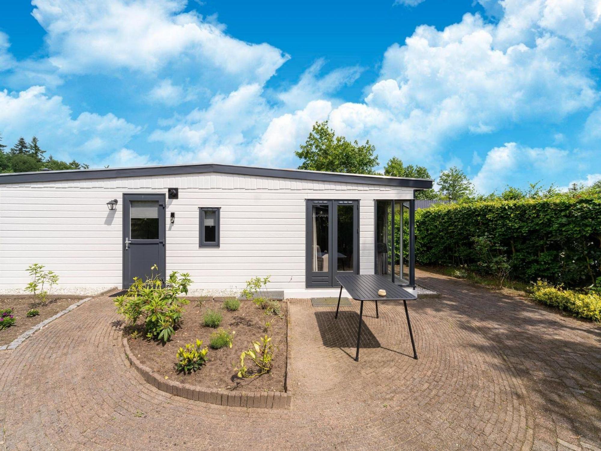 Cozy Chalet In Stegeren With A Terrace 외부 사진